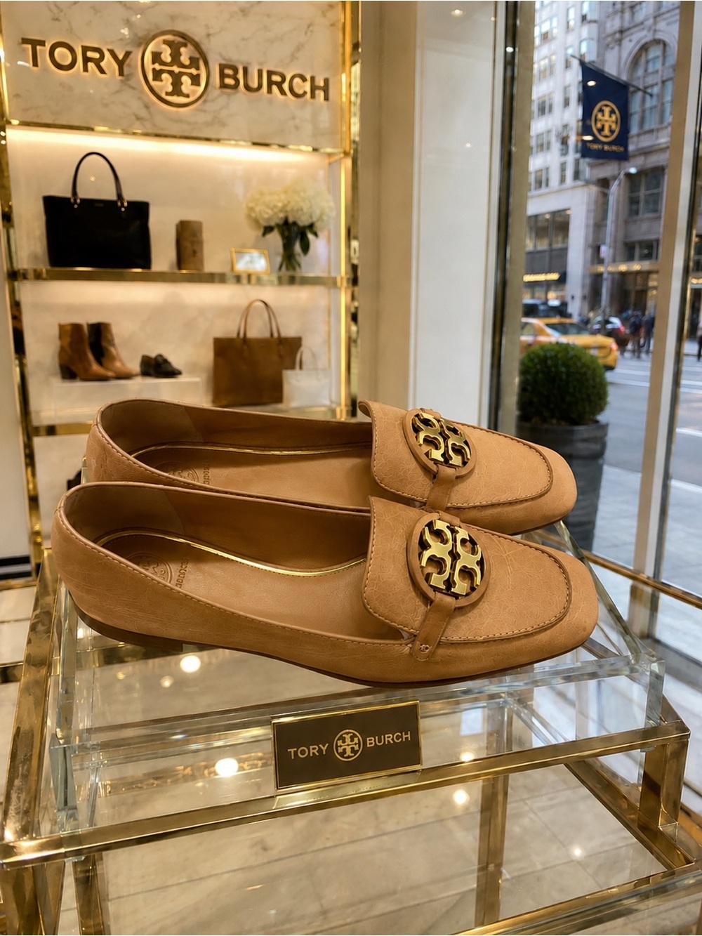 Tory Burch Tan Leather Loafers with Gold Logo Medallion 9